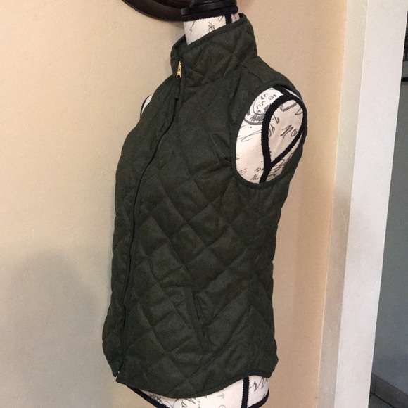 OLD NAVY VEST. Size: XS/TP Dark Green. #399/B - Picture 3 of 9